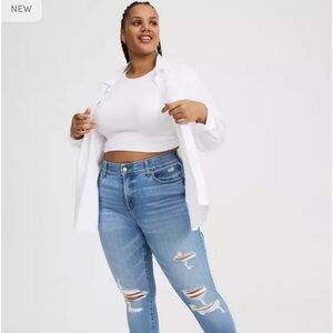 Torrid Super Comfy Destructed Women's Boyfriend Cut Blue Jeans, Size 16